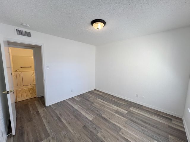 7205 Avenida La Costa NE, Albuquerque, NM 87109