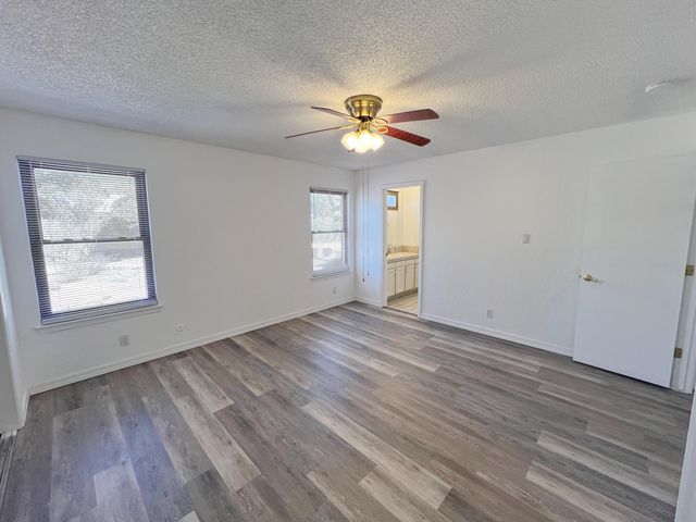 7205 Avenida La Costa NE, Albuquerque, NM 87109