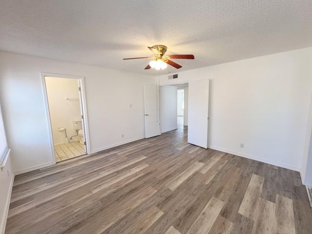 7205 Avenida La Costa NE, Albuquerque, NM 87109