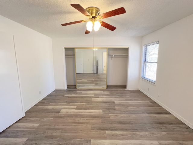 7205 Avenida La Costa NE, Albuquerque, NM 87109