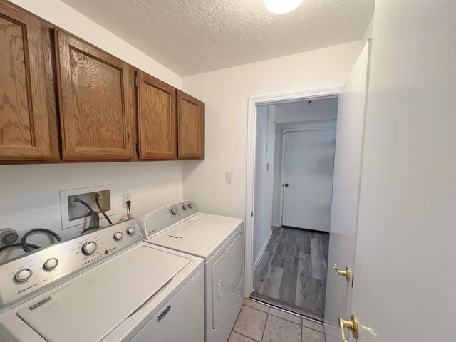 7205 Avenida La Costa NE, Albuquerque, NM 87109