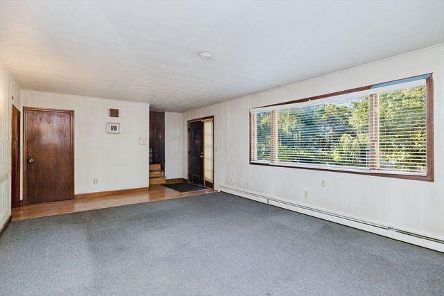 47 Weaver St, Wareham, MA 02576