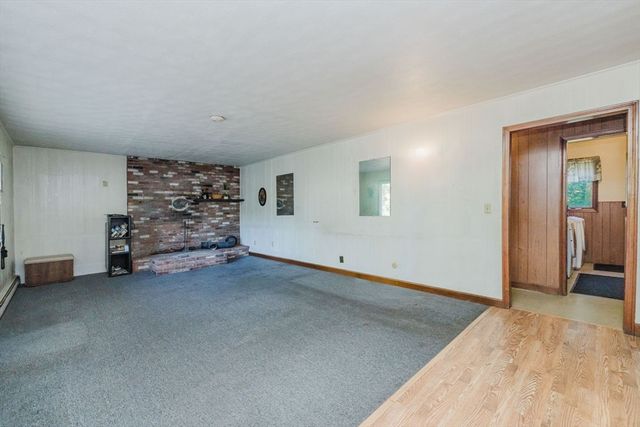 47 Weaver St, Wareham, MA 02576