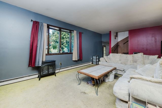 47 Weaver St, Wareham, MA 02576