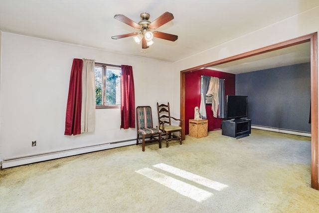 47 Weaver St, Wareham, MA 02576