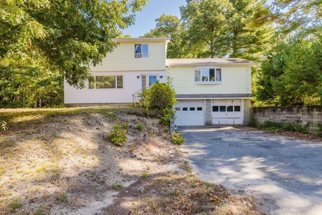 47 Weaver St, Wareham, MA 02576