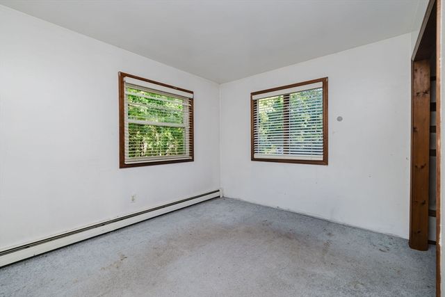 47 Weaver St, Wareham, MA 02576