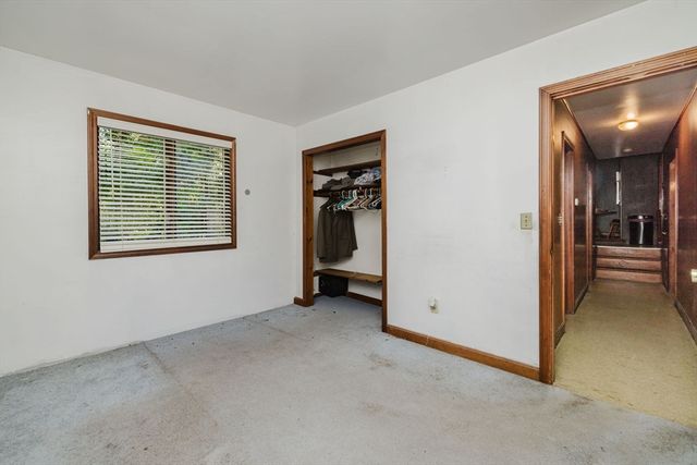 47 Weaver St, Wareham, MA 02576