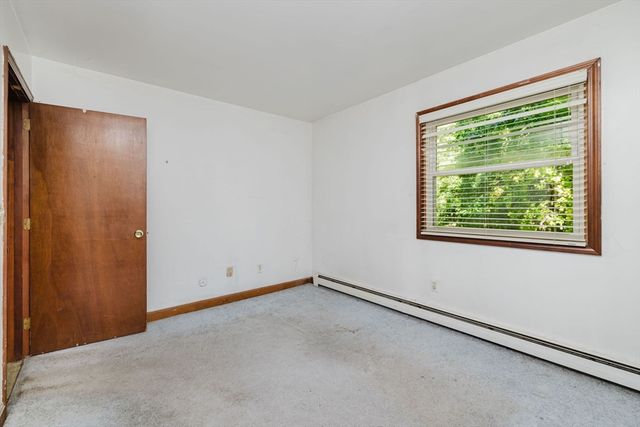 47 Weaver St, Wareham, MA 02576