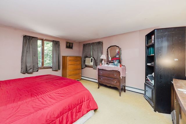 47 Weaver St, Wareham, MA 02576