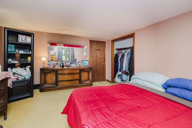 47 Weaver St, Wareham, MA 02576