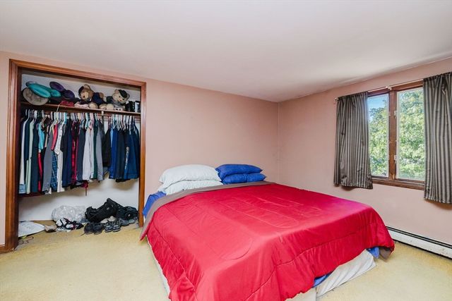 47 Weaver St, Wareham, MA 02576