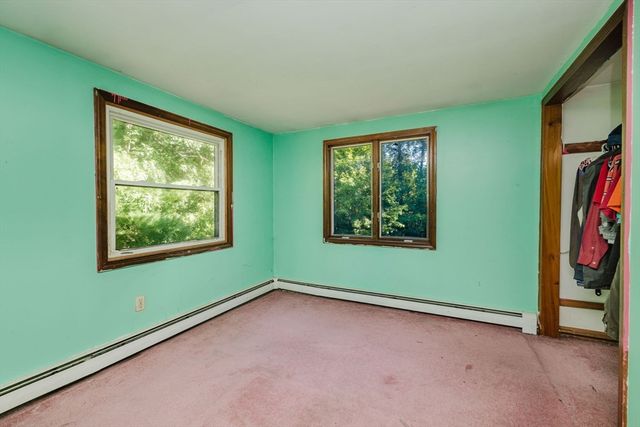 47 Weaver St, Wareham, MA 02576