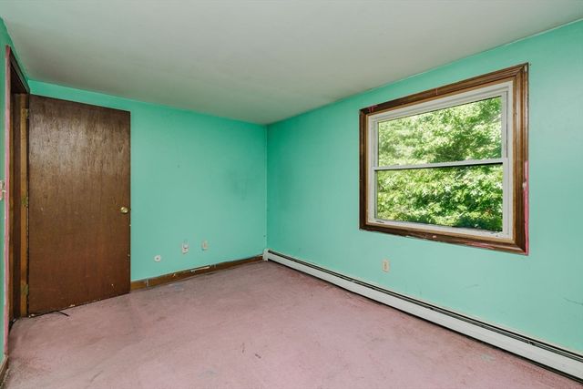 47 Weaver St, Wareham, MA 02576