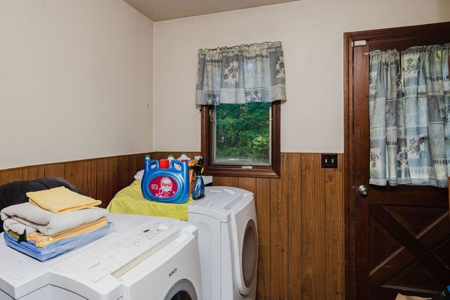 47 Weaver St, Wareham, MA 02576