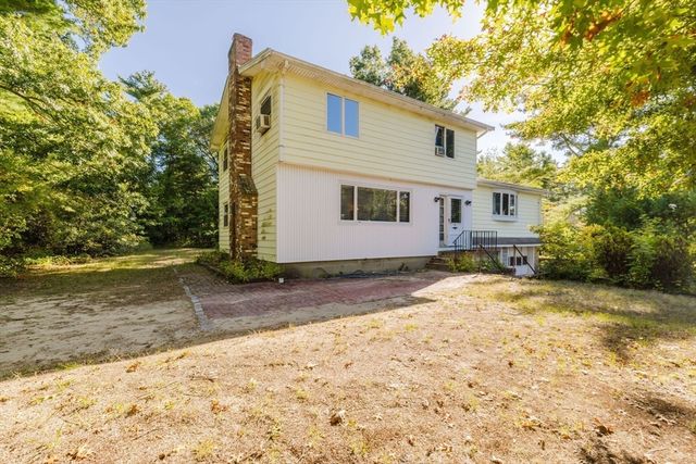 47 Weaver St, Wareham, MA 02576