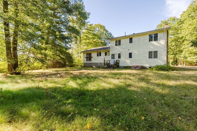 47 Weaver St, Wareham, MA 02576