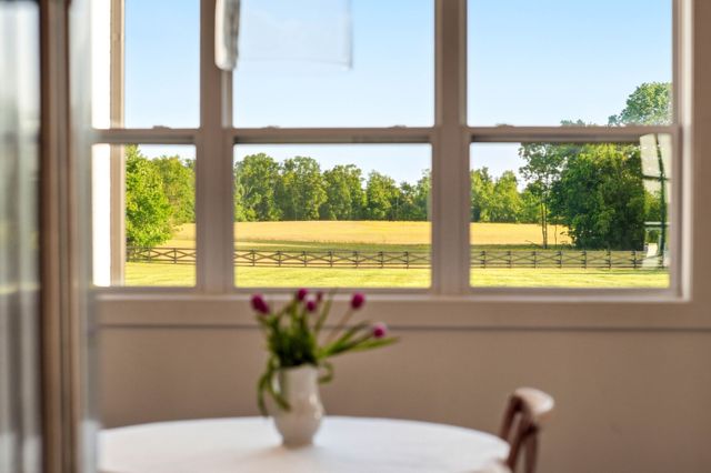 524 Fern Valley Rd, White House, TN 37188