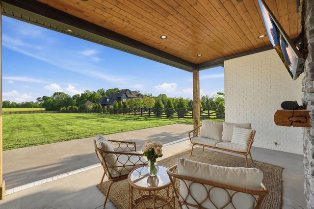 524 Fern Valley Rd, White House, TN 37188
