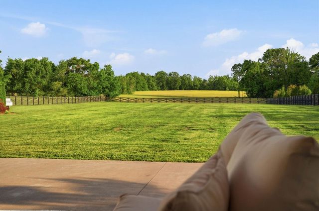524 Fern Valley Rd, White House, TN 37188