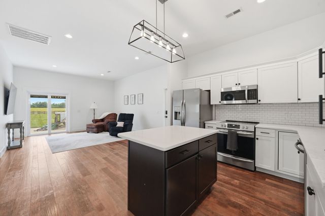 524 Fern Valley Rd, White House, TN 37188