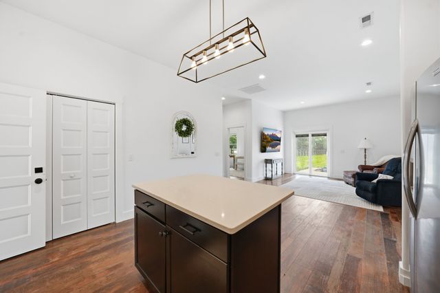 524 Fern Valley Rd, White House, TN 37188