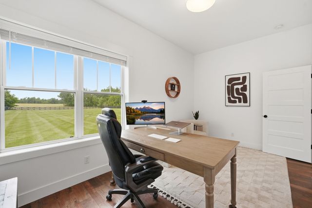 524 Fern Valley Rd, White House, TN 37188