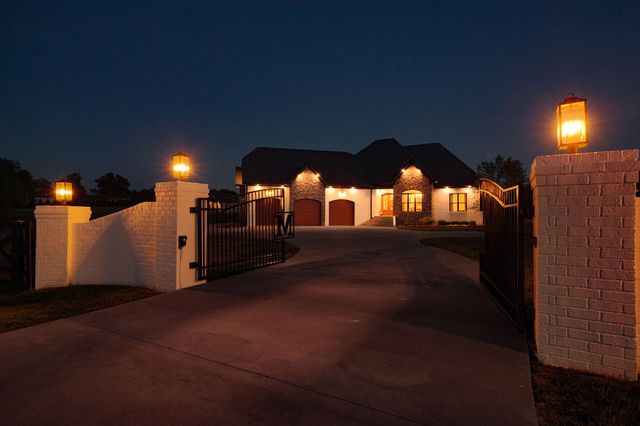 524 Fern Valley Rd, White House, TN 37188