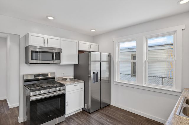 1935 Fremont Avenue E, Saint Paul, MN 55119