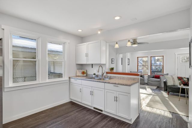 1935 Fremont Avenue E, Saint Paul, MN 55119