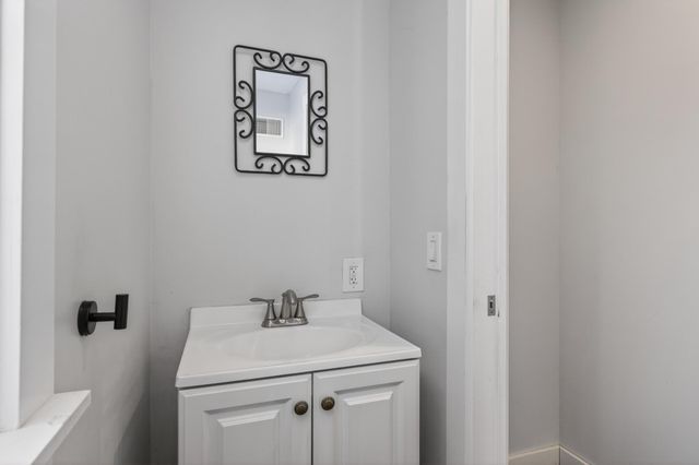 1935 Fremont Avenue E, Saint Paul, MN 55119