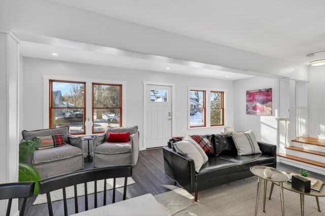 1935 Fremont Avenue E, Saint Paul, MN 55119