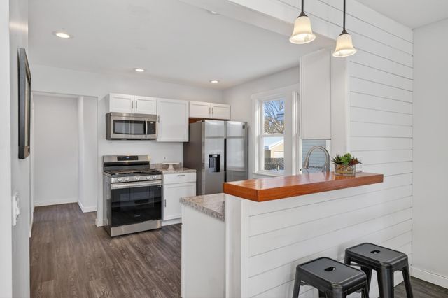 1935 Fremont Avenue E, Saint Paul, MN 55119