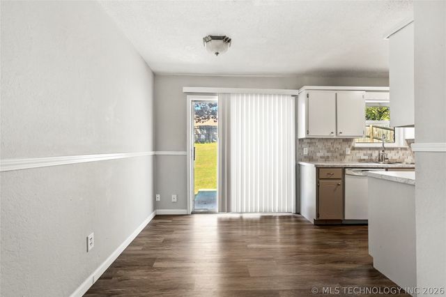 1410 N Dogwood Street, Owasso, OK 74055