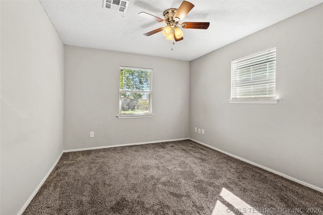 1410 N Dogwood Street, Owasso, OK 74055