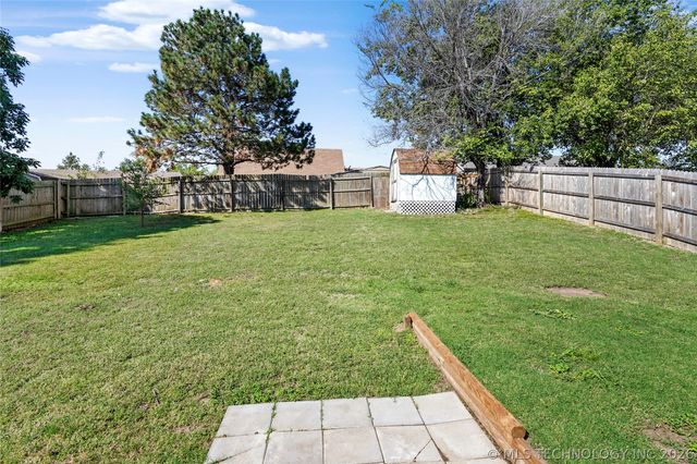 1410 N Dogwood Street, Owasso, OK 74055