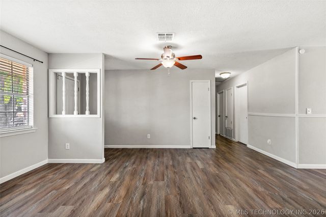 1410 N Dogwood Street, Owasso, OK 74055