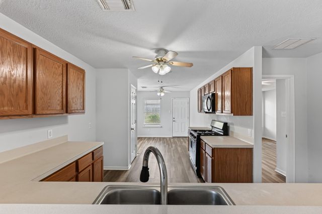 21907 Willow Shade Lane, Tomball, TX 77375