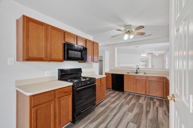 21907 Willow Shade Lane, Tomball, TX 77375