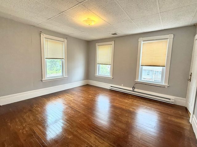 6 Berkeley St, Worcester, MA 01605