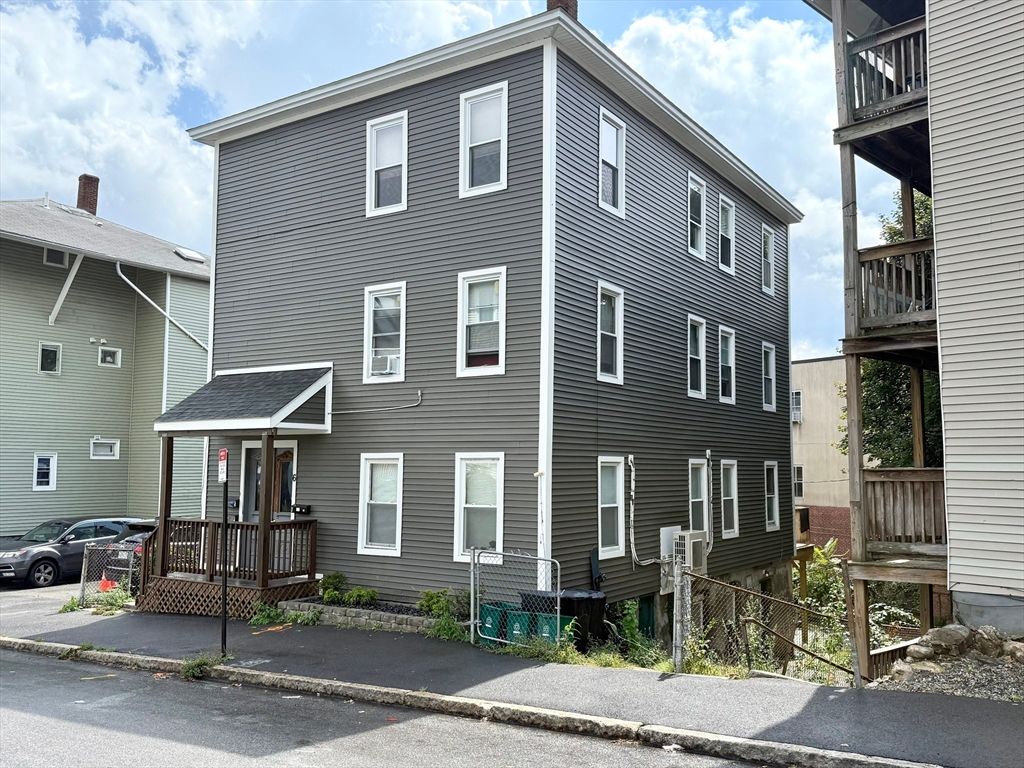 6 Berkeley St, Worcester, MA 01605