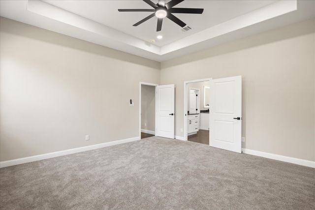 210 Knob Hill Drive, Granbury, TX 76048
