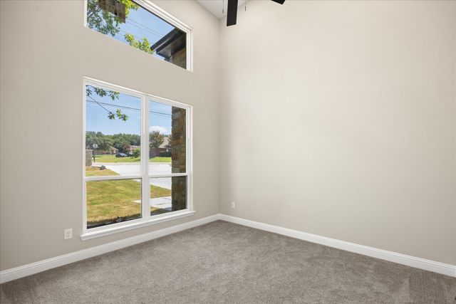 210 Knob Hill Drive, Granbury, TX 76048