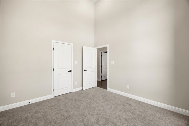 210 Knob Hill Drive, Granbury, TX 76048