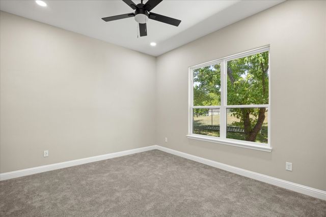 210 Knob Hill Drive, Granbury, TX 76048
