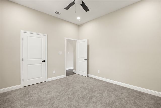 210 Knob Hill Drive, Granbury, TX 76048