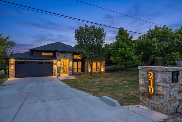 210 Knob Hill Drive, Granbury, TX 76048