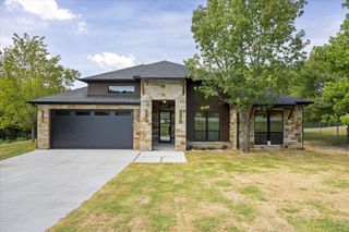 210 Knob Hill Drive, Granbury, TX 76048