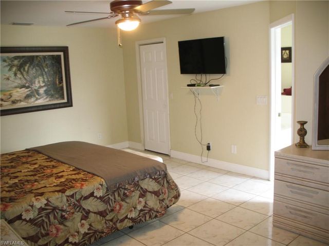 301 SE 1st ST, Cape Coral, FL 33990
