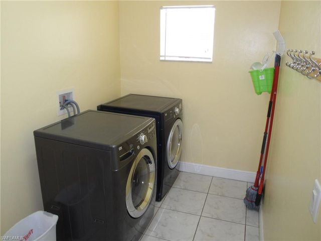 301 SE 1st ST, Cape Coral, FL 33990